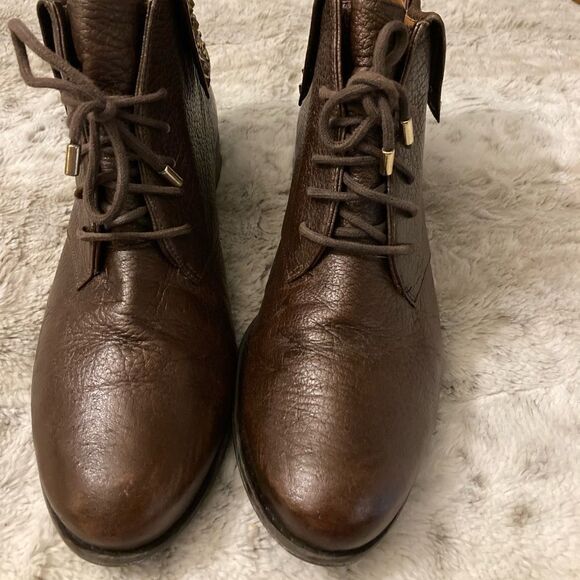 𝅺: : MIEZKO 90s Style Fold Over Ankle Boots with Gold Stud Detail : : - Picture 3 of 16